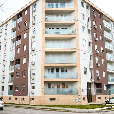 Lena Суботица